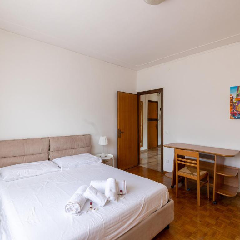 GuestHost - Kris- Mestre Bright Apartment with Parking! - Two-Bedroom Apartment - 6