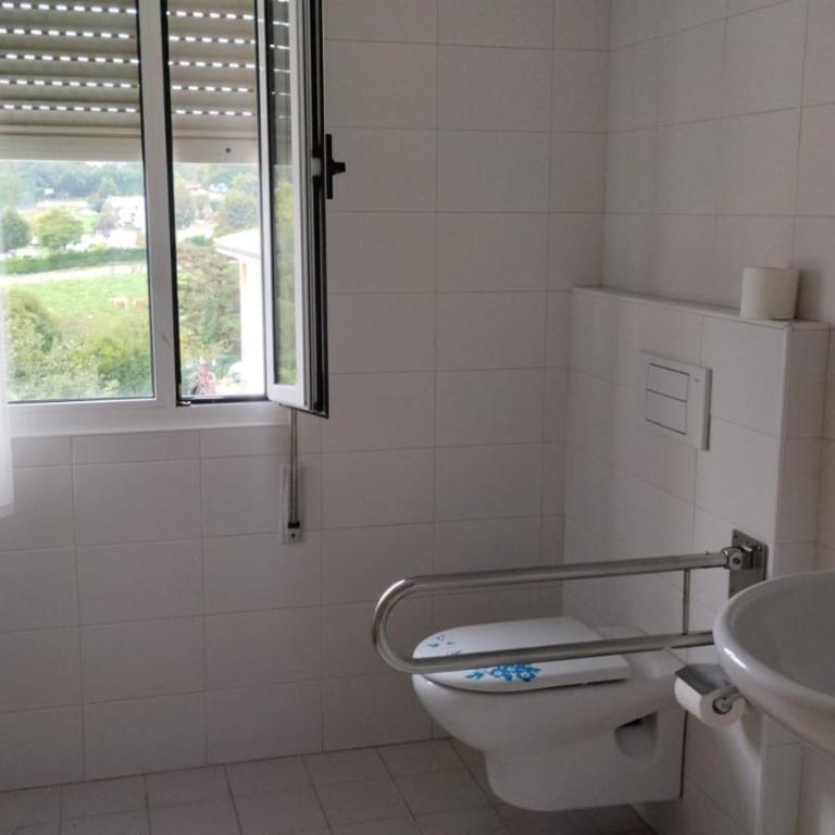 Albergue Internacional de Llanes - Habitación Cuádruple con baño privado - 2
