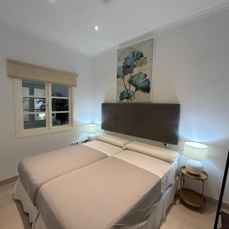Olavide Premium Apartments - Three-Bedroom Apartment - 8