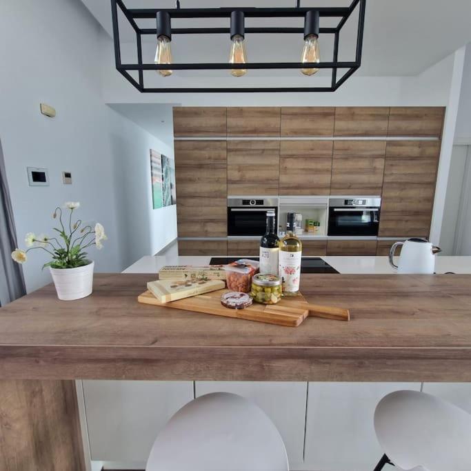 Stunning villa in Benalmádena with amazing views, pool and large gym - Villa - 63