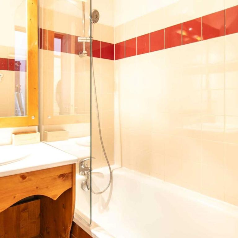 V du Bachat B02 - Appt grande terrasse 6 pers - Appartement - 8