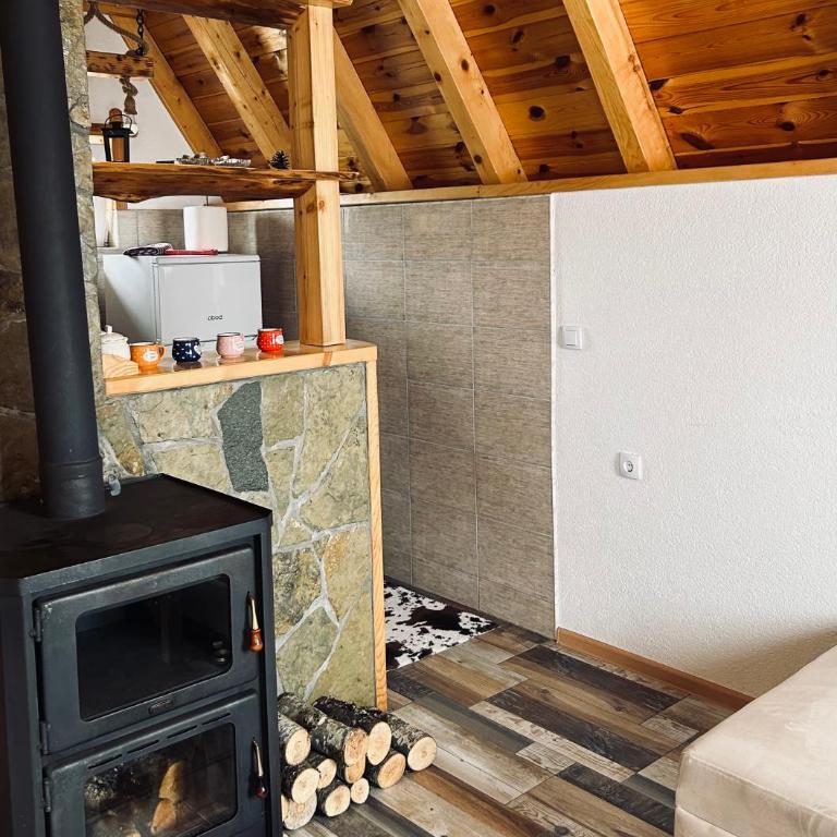 Cottage Angel - Two-Bedroom House - 10