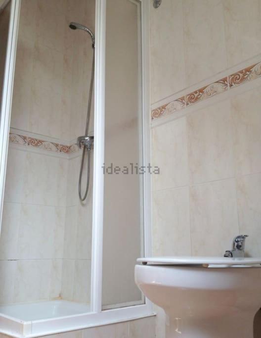 A un kilómetro de playas. - Apartamento de 2 dormitorios - 4