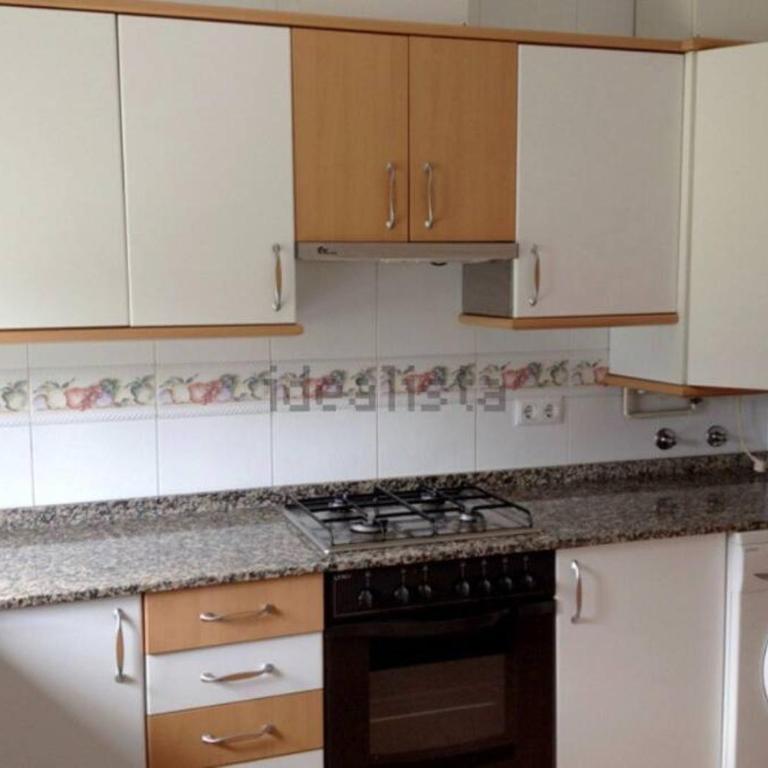 A un kilómetro de playas. - Apartamento de 2 dormitorios - 12