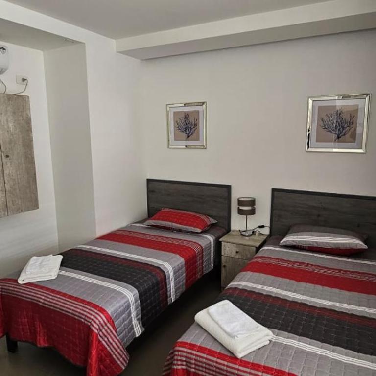 Hotel Regata - Twin Room with Private Bathroom - 8