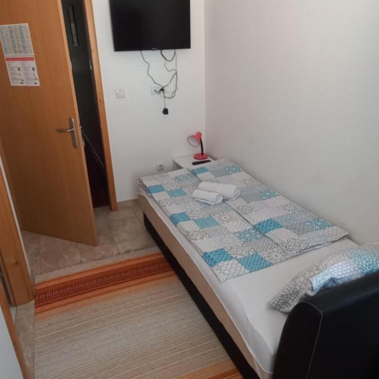 SOBE ROOMS GAVRILO - Jednokrevetna Soba sa Sopstvenim Kupatilom - 4