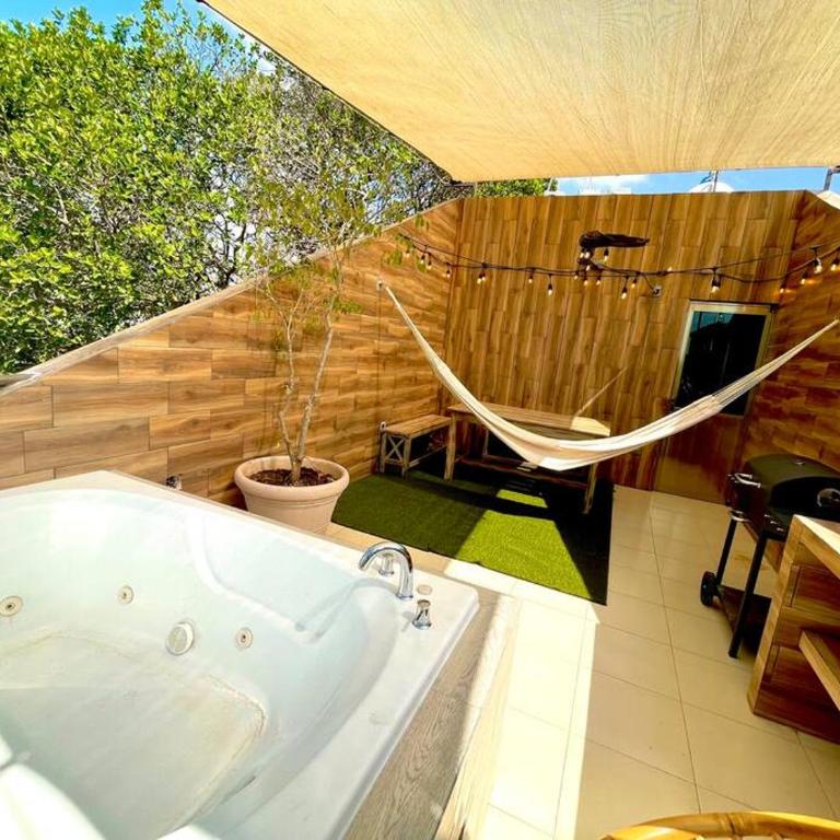 Penthouse Terraza & Jacuzzi Panorámicos, playas-cenotes y la Quinta Avenida todo caminando a 10 minutos! Muy amplio 2 niveles, excelente ubicación centro de Playa del Carmen, cerca de restaurantes, bares, área de coworking incluida para nómadas digitales! - Two-Bedroom Apartment - 1