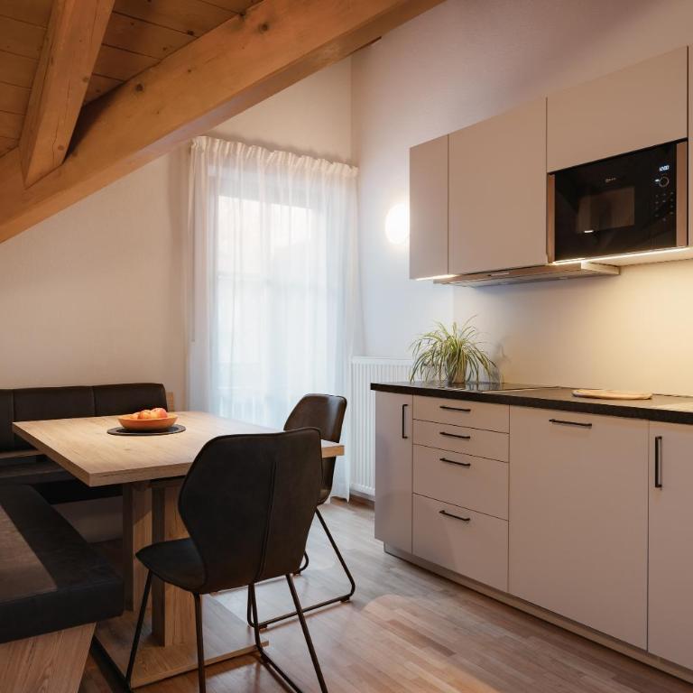 Untermairhof Appartment Residence - Two-Bedroom Apartment with Mountain View - 1