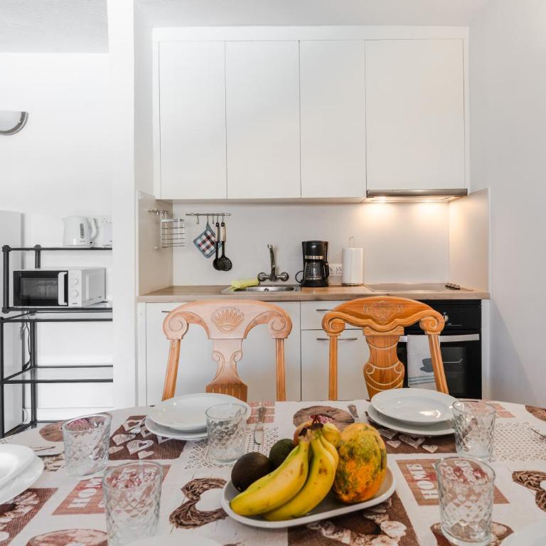 Oceanfront 2 bedrooms Holiday Home in Tenerife South - Apartamento de 2 dormitorios - 9