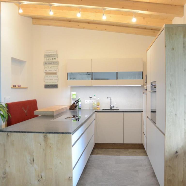 Sunside Apartment - Three-Bedroom Apartment - 3