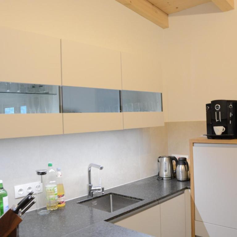 Sunside Apartment - Three-Bedroom Apartment - 4