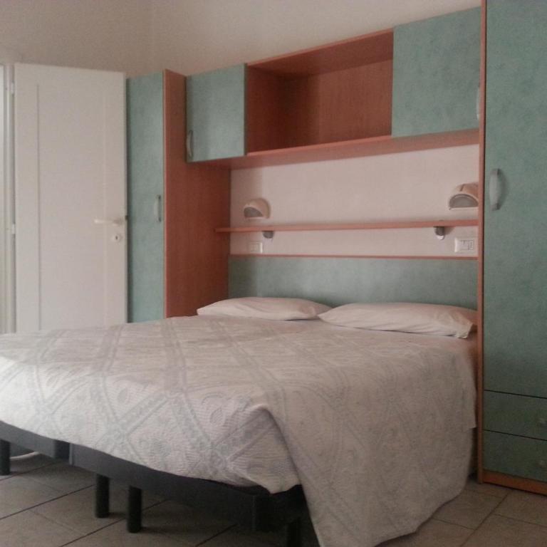 Hotel La Parigina - Camera Matrimoniale/Doppia con Letti Singoli con Bagno Privato - 1