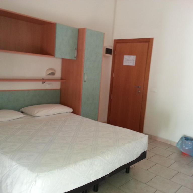 Hotel La Parigina - Camera Matrimoniale/Doppia con Letti Singoli con Bagno Privato - 5
