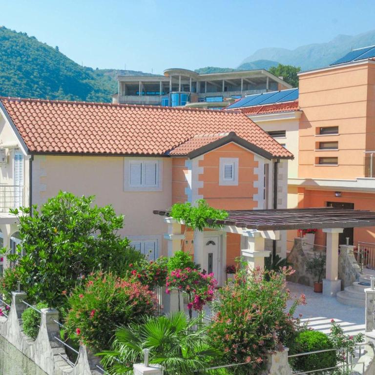 Villa Dragana with heading swimming pool and parking - Vila sa Sopstvenim Bazenom - 4