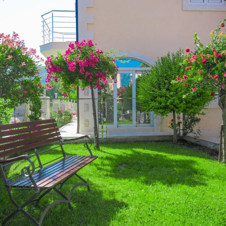 Villa Dragana with heading swimming pool and parking - Vila sa Sopstvenim Bazenom - 3