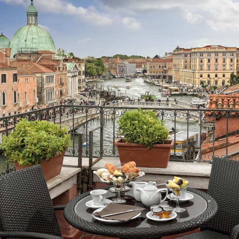 Hotel Principe - Camera Matrimoniale Superior con Vista Canale - 1