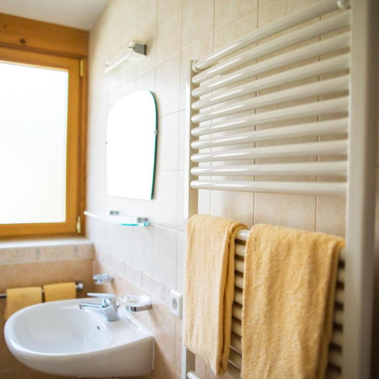 Garni Glurnserhof - Double Room with Balcony - 5