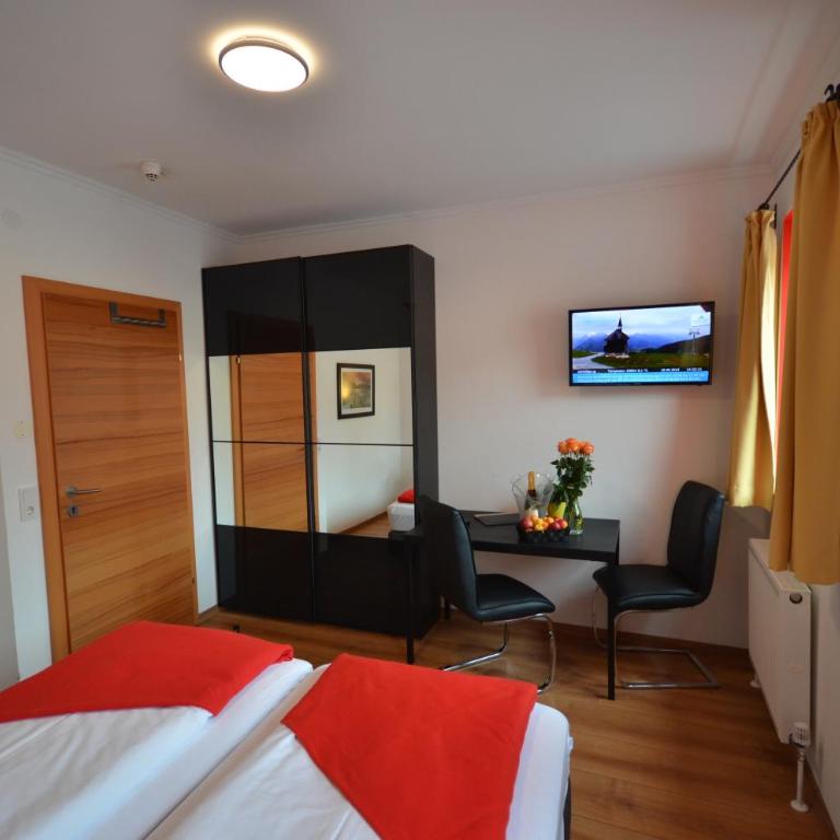 Hotel Traube - Familienzimmer (2 Erwachsene + 2 Kinder) - 5