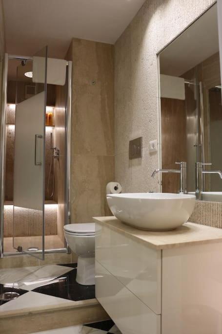 Trevi Fountain Luxury Flat - Appartamento con 2 Camere da Letto - 93
