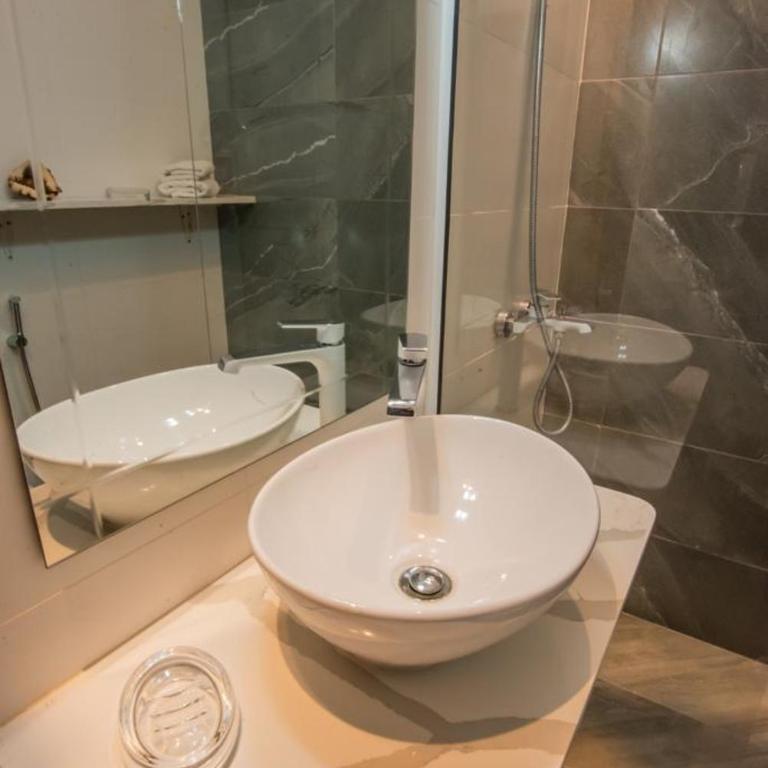 Exclusivo Apto Calle Principal - One-Bedroom Apartment - 13