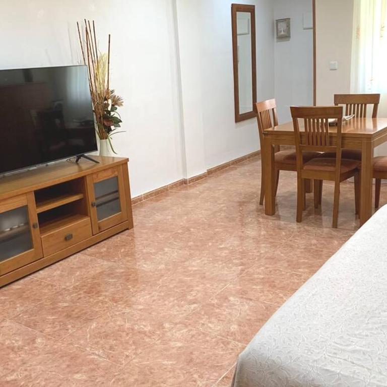 Apartamento Terraza Arenales del Sol - Two-Bedroom Apartment - 11