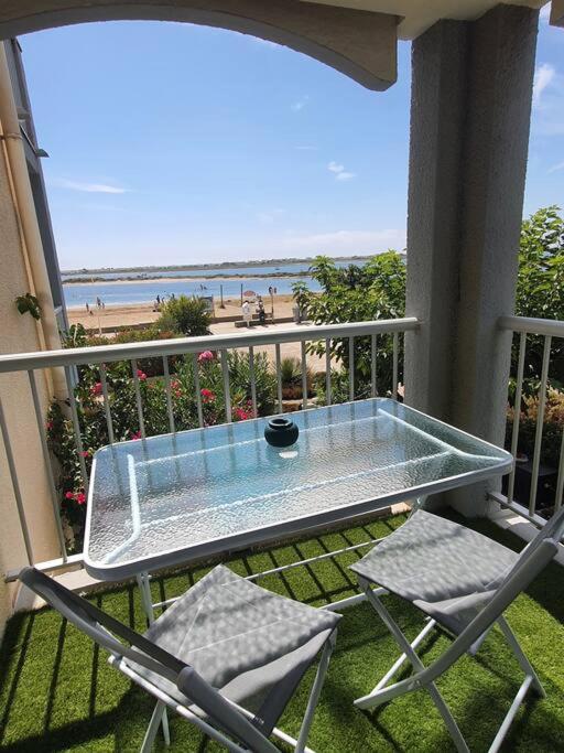 Au bord de la plage du Grazel - One-Bedroom Apartment - 5