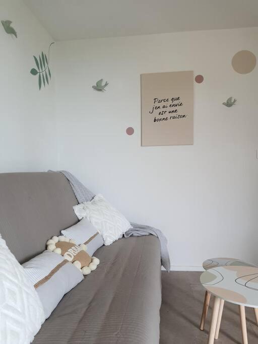 Au bord de la plage du Grazel - One-Bedroom Apartment - 10