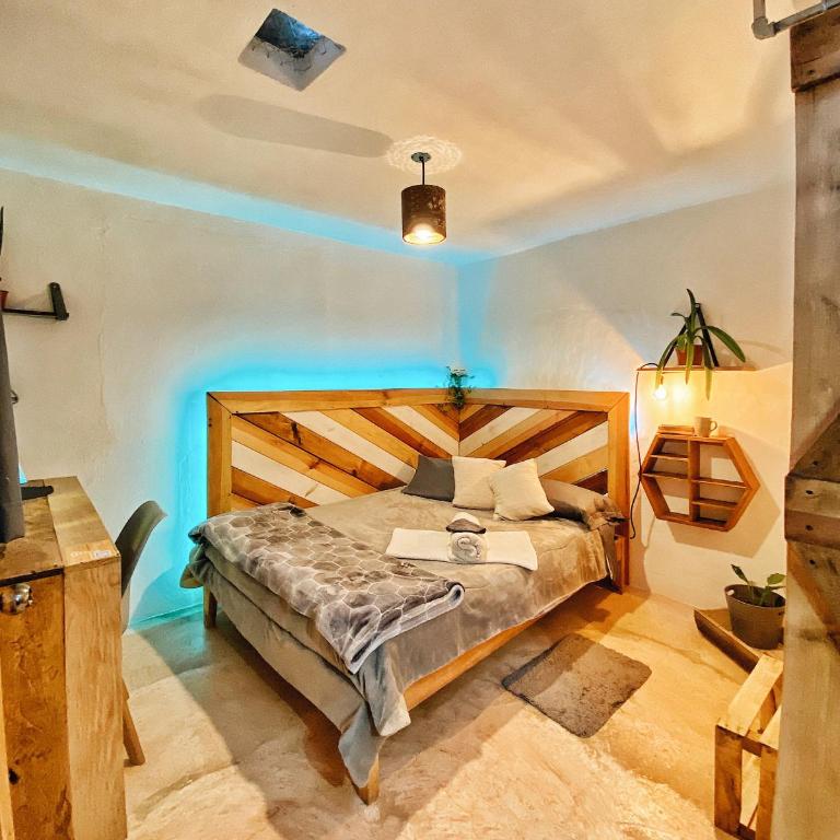 Hostel Boutique 55 - Double Room with Private Bathroom - 3