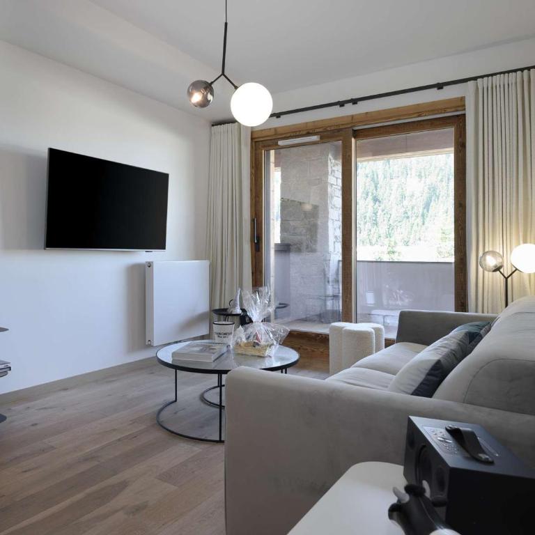 Appartement moderne 46 m², 4 pers, Courchevel Moriond, skis aux pieds, balcon, parking, wifi, ascenseur - FR-1-631-170 - Apartamento - 2
