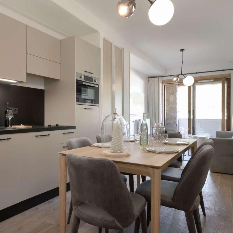 Appartement moderne 46 m², 4 pers, Courchevel Moriond, skis aux pieds, balcon, parking, wifi, ascenseur - FR-1-631-170 - Apartamento - 4
