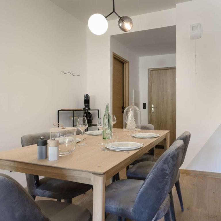 Appartement moderne 46 m², 4 pers, Courchevel Moriond, skis aux pieds, balcon, parking, wifi, ascenseur - FR-1-631-170 - Apartamento - 5