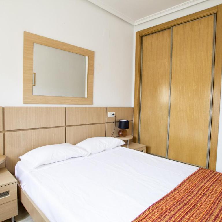 Apartamentos Be Suites Mediterráneo - Apartamento Estándar con vistas laterales al mar - 3
