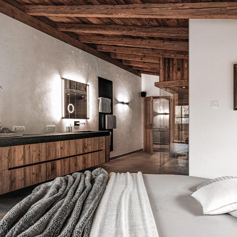 ASTER Boutique Hotel & Chalets - Alpines, luxuriöses Chalet mit 3 Schlafzimmern, Whirlpool und eigenem Spa - 1