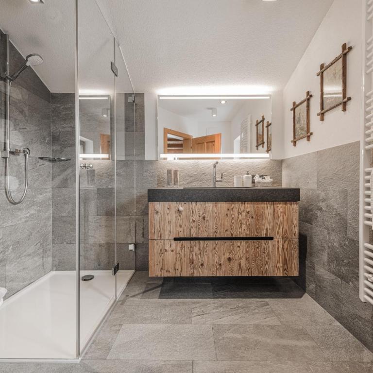 ASTER Boutique Hotel & Chalets - Alpines, luxuriöses Chalet mit 3 Schlafzimmern, Whirlpool und eigenem Spa - 8
