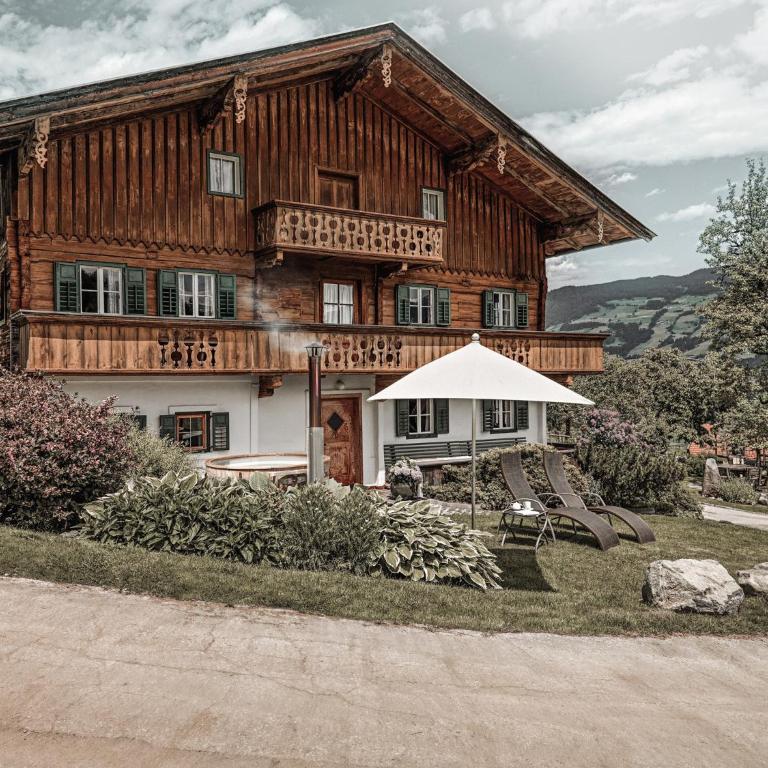 ASTER Boutique Hotel & Chalets - Alpines, historisches Chalet mit 4 Schlafzimmern, Whirlpool und eigenem Spa - 4