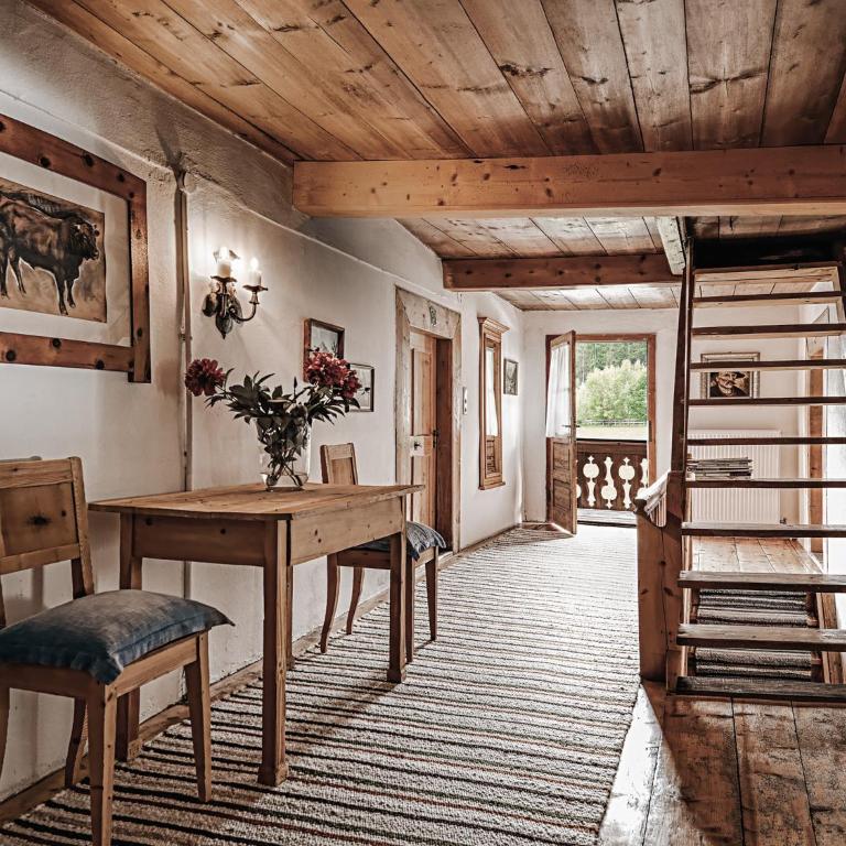 ASTER Boutique Hotel & Chalets - Alpines, historisches Chalet mit 4 Schlafzimmern, Whirlpool und eigenem Spa - 7