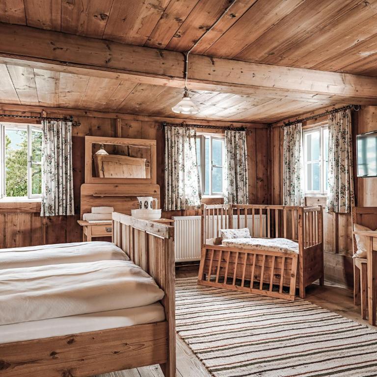 ASTER Boutique Hotel & Chalets - Alpines, historisches Chalet mit 4 Schlafzimmern, Whirlpool und eigenem Spa - 8