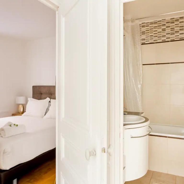 8P - 3BR Le Marais Spacious - Central - Historic Apt - Appartement 3 Chambres - 80