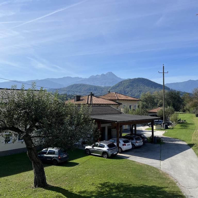 Das Bergl - Modernes Apartment mit Bergblick & Balkon nahe Wörthersee - Apartment mit Blick auf die Berge - 15