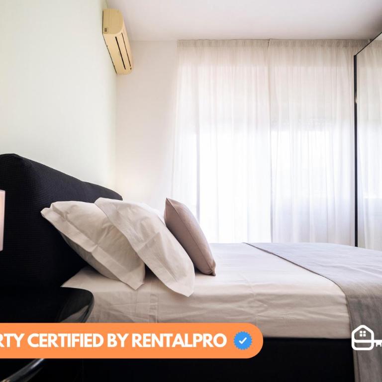 A/C - Pool - Parking [Metro B] - Appartamento con 2 Camere da Letto - 2