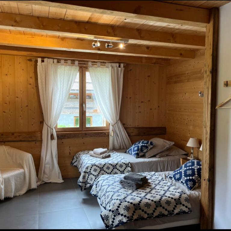 Le Chalet du Crêt - 8 pers, tout confort avec Jacuzzi - Chalet - 10