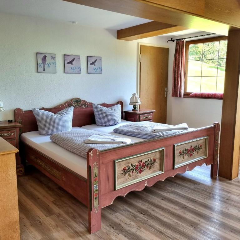 Berghotel Almagmach - Vierbettzimmer mit eigenem Bad - 4