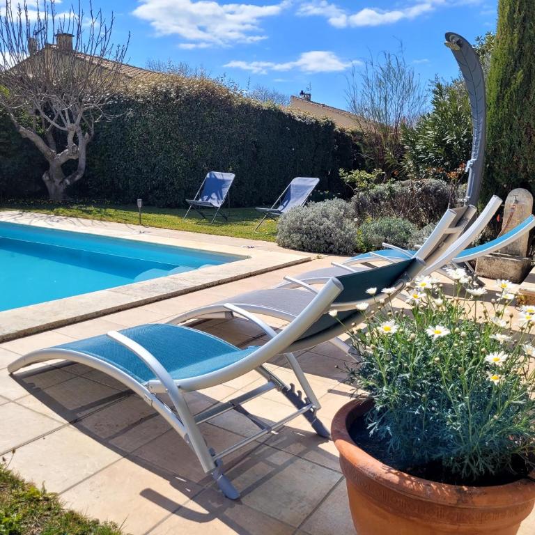 La Villa des Lavandes - A 300m du Centre, au calme, et au vert ! - Villa - 15