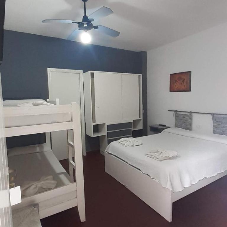Hotel Acuarium - Quadruple Room - 1