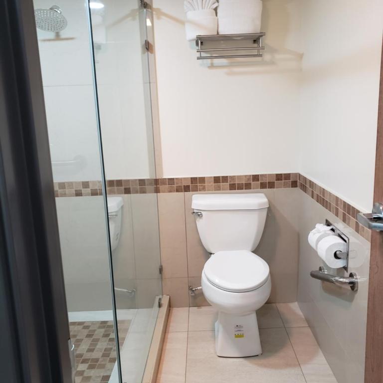 La Villa de Zaragoza - Deluxe Quadruple Room - 7