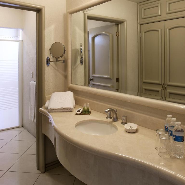 Hotel & Suites Quinta Magna - Habitación Superior - 2