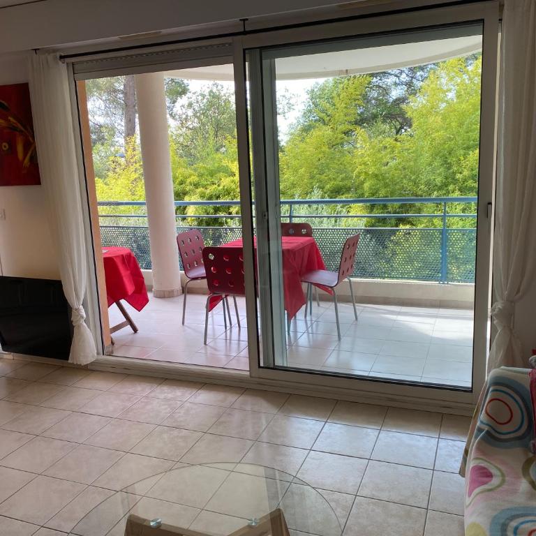 3P, Cannes, Domaine securise, Piscine, Tennis, Golf, 3 Etoiles - Appartement 2 Chambres - 17