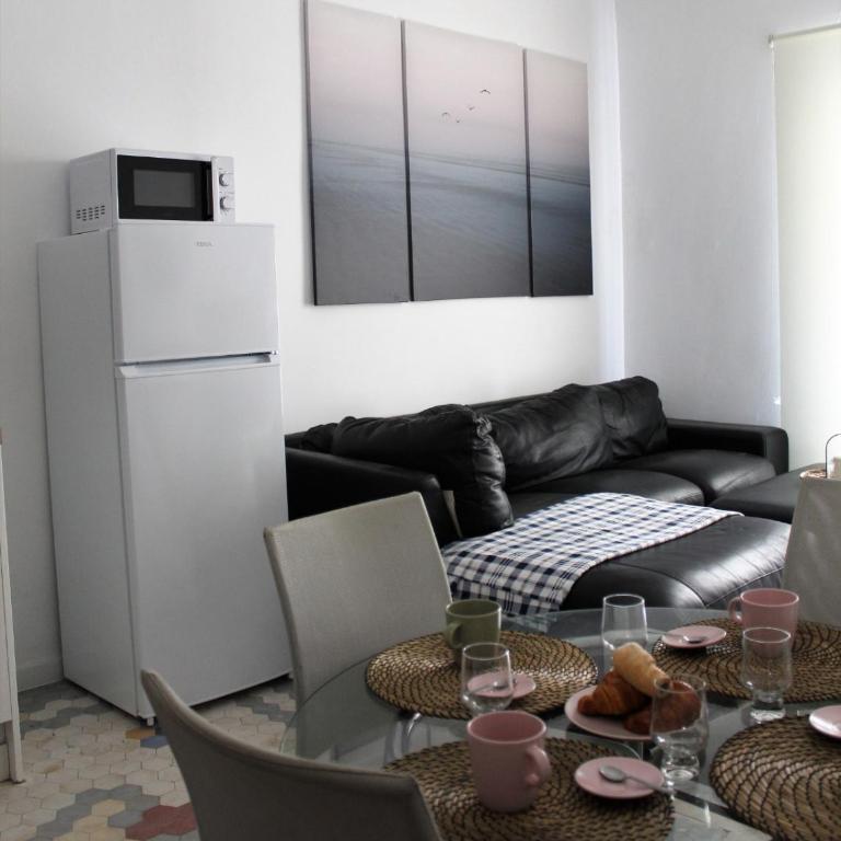 Piso Cerca Universidades y de la Playa - Two-Bedroom Apartment - 17