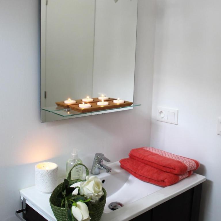 Piso Cerca Universidades y de la Playa - Two-Bedroom Apartment - 24