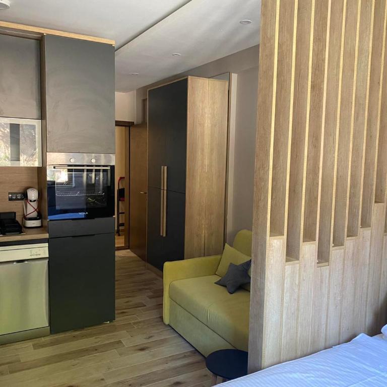 Lana Lux Milmari Resort - Deluxe Studio - 12